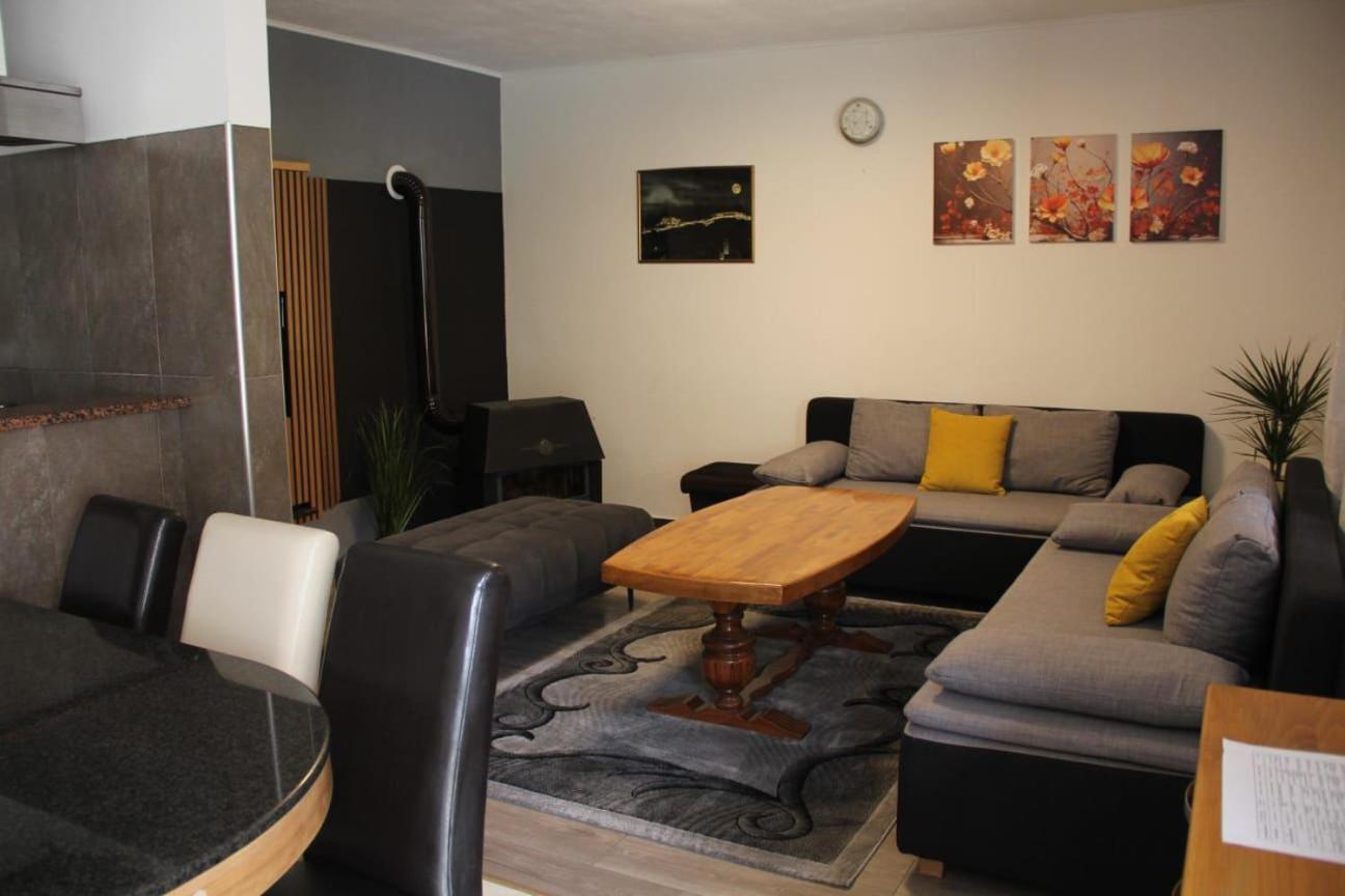 Apartman Lilium Knin Ngoại thất bức ảnh
