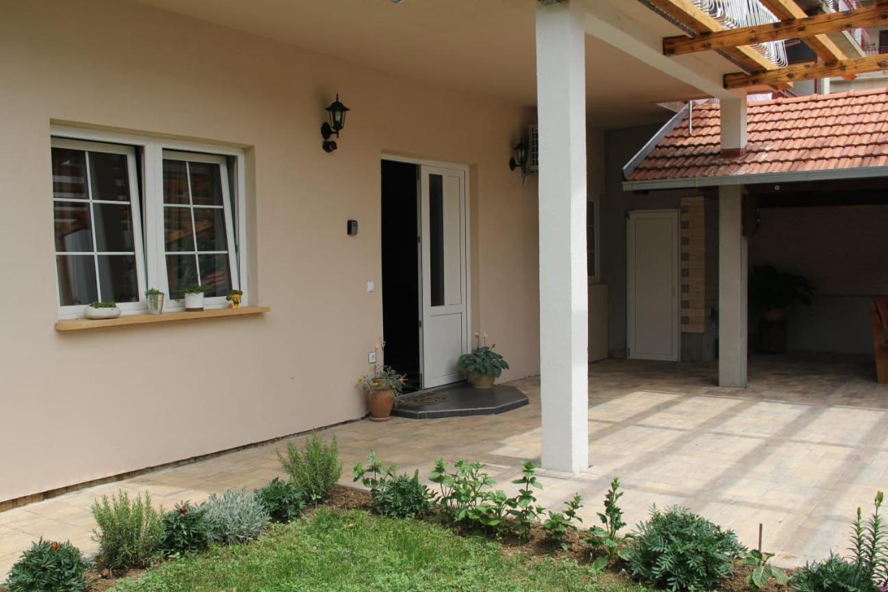 Apartman Lilium Knin Ngoại thất bức ảnh