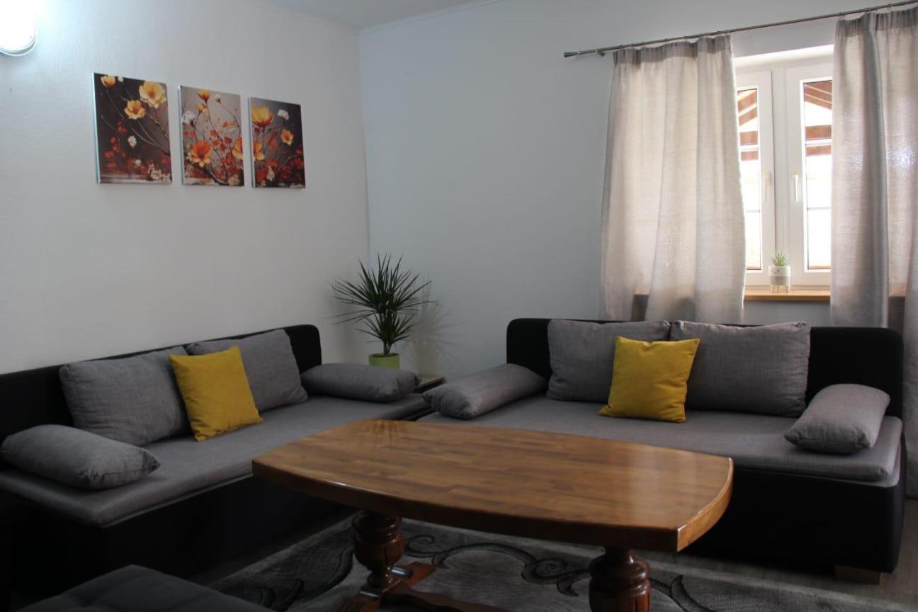 Apartman Lilium Knin Ngoại thất bức ảnh